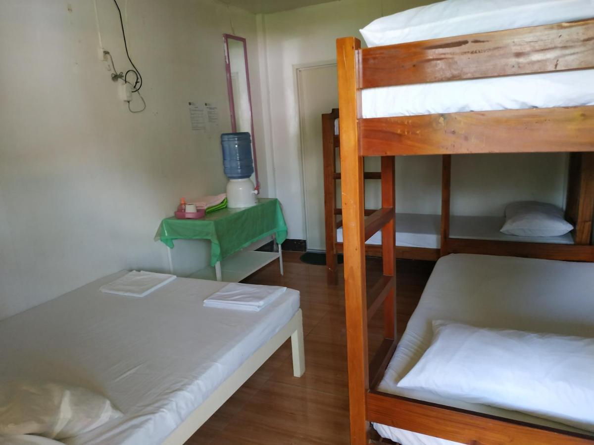 Emoks Guest House Moalboal Esterno foto