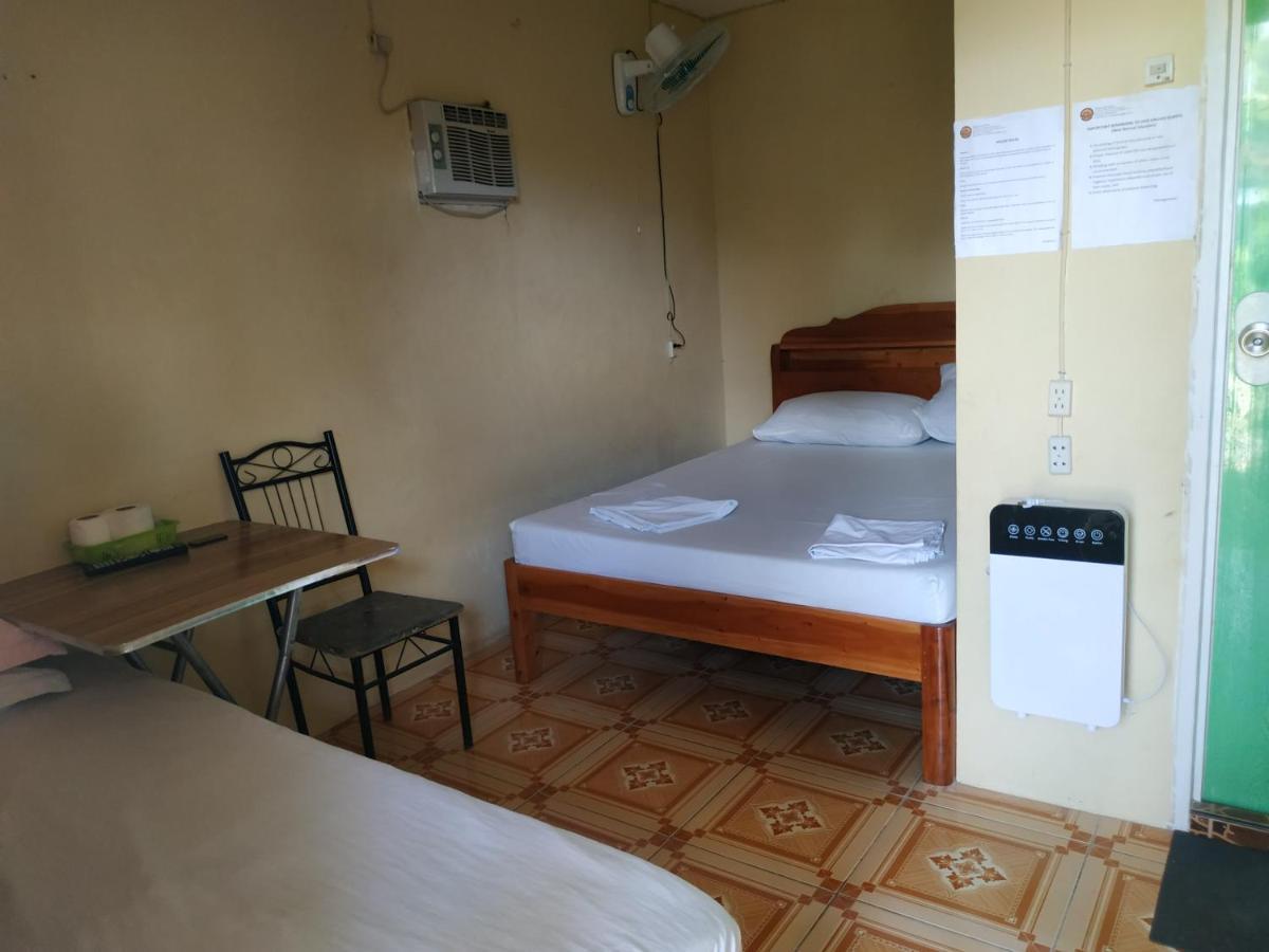 Emoks Guest House Moalboal Esterno foto