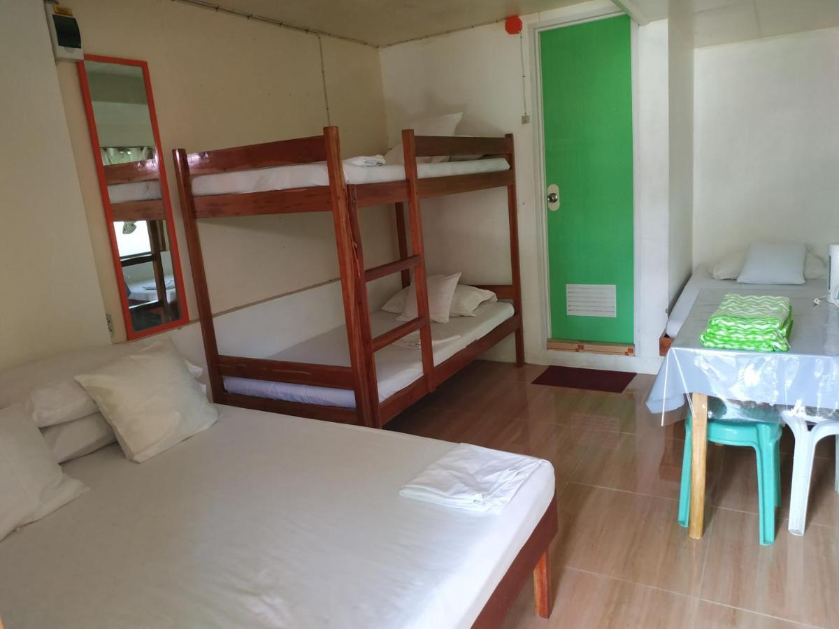 Emoks Guest House Moalboal Esterno foto