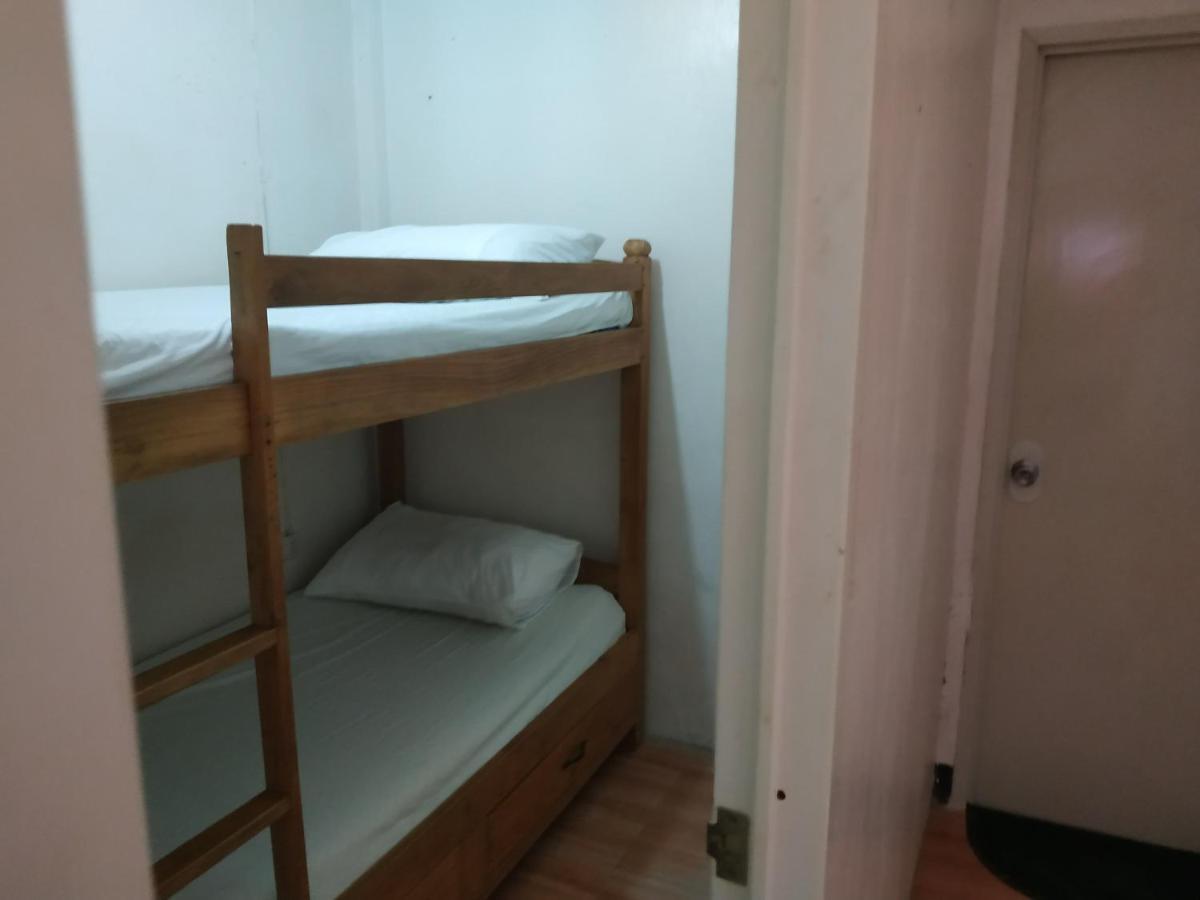 Emoks Guest House Moalboal Esterno foto