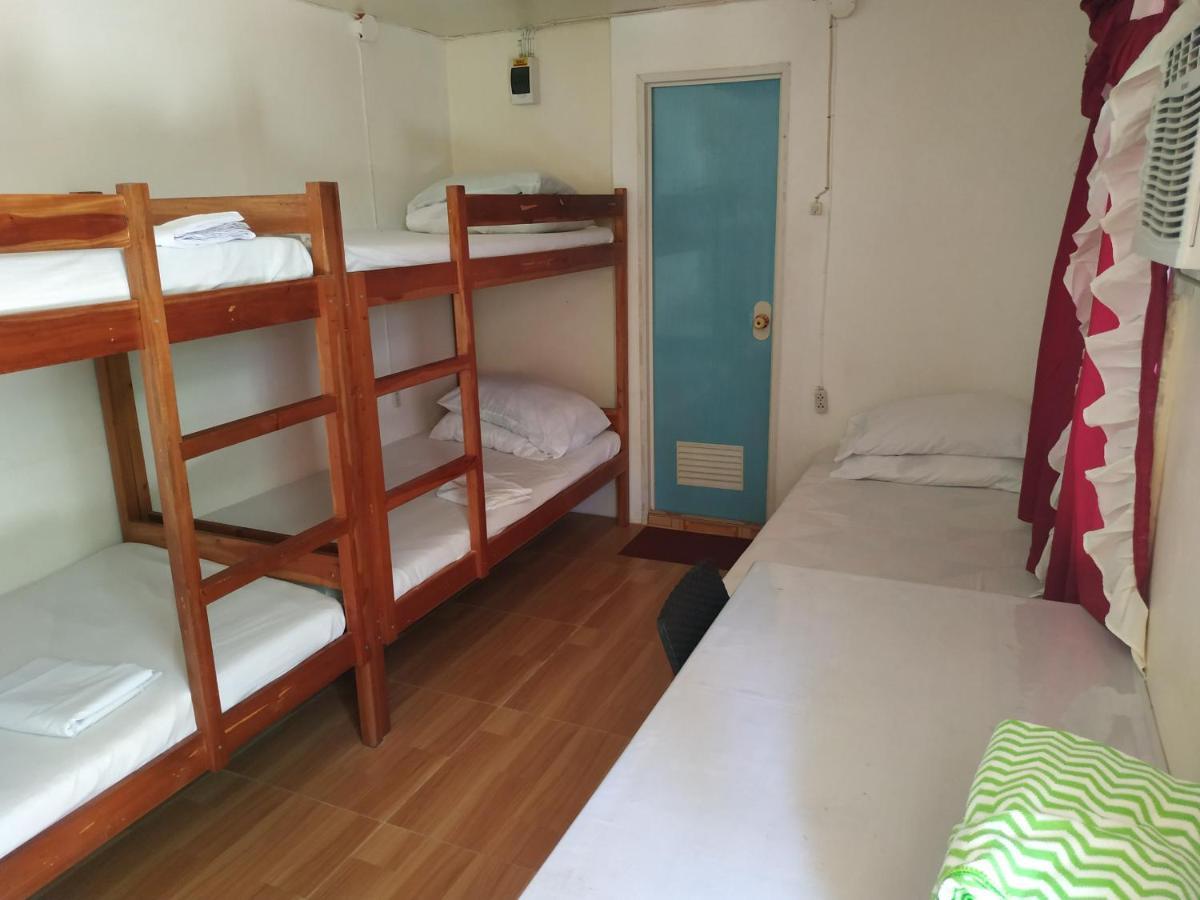 Emoks Guest House Moalboal Esterno foto