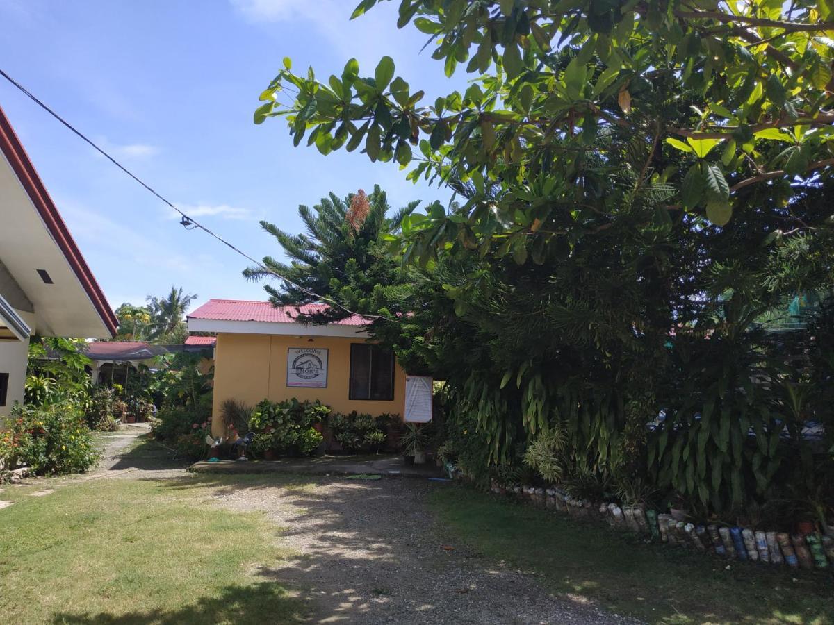 Emoks Guest House Moalboal Esterno foto