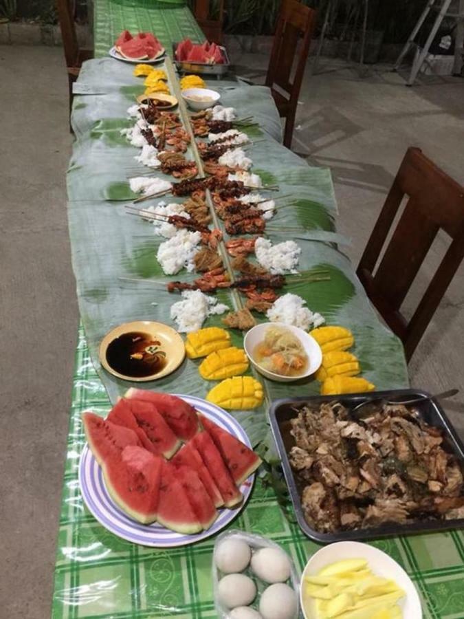 Emoks Guest House Moalboal Esterno foto