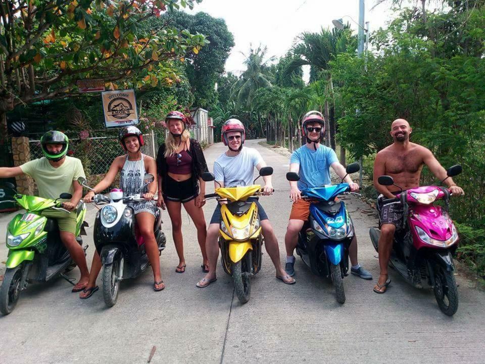Emoks Guest House Moalboal Esterno foto