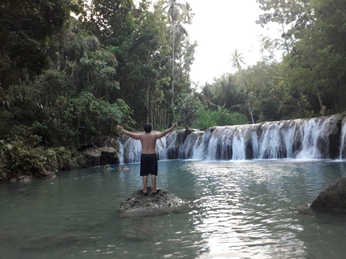 Emoks Guest House Moalboal Esterno foto